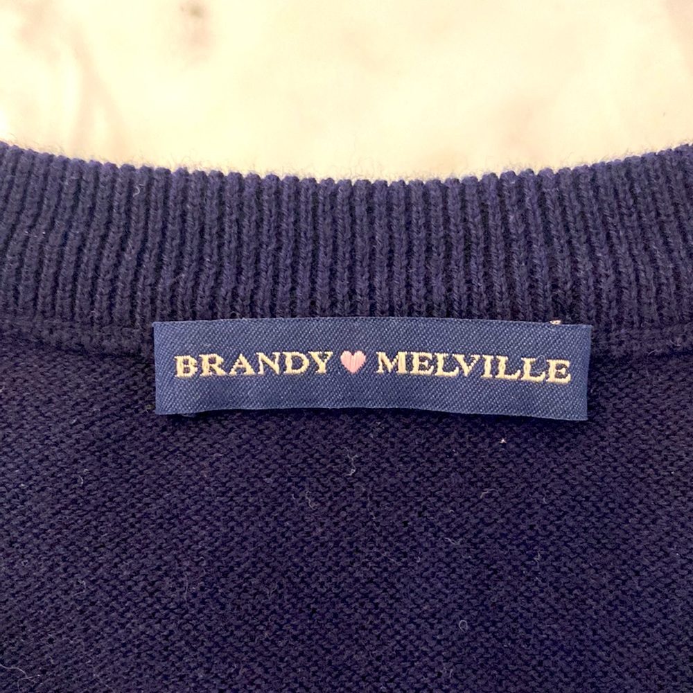 Navy blue/white neck sweater